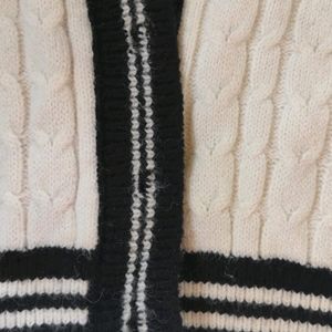 Korean Whiteblack Sweater