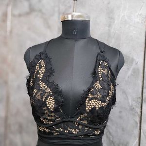 Black Contrast Knot Top