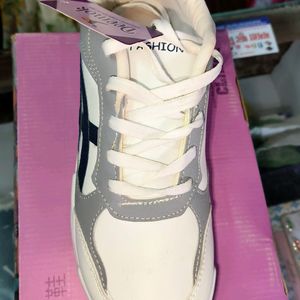 Casual Shoes White For Girls Size - 8