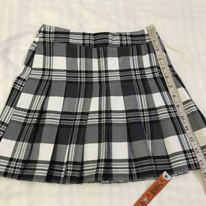 Grey+white Pleated Skirt 8-10yrs (waist 24)