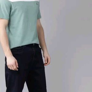 Men Green White Colourblocked Round Neck T-shirt