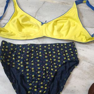 A Set of Yellow Bra N Printed Brief