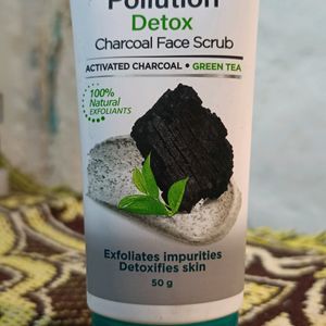 Himalaya Pollution Detox Charcoal Face Scrub