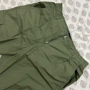 People green cargo joggers with 4 pockets