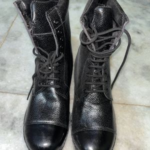 Men Boots To Look Sexy (Unused)