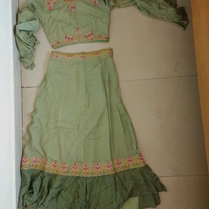 Green Crop Top And Skirt With Designer Sleeves