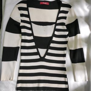 Black And White Striped Deep V-neck Top