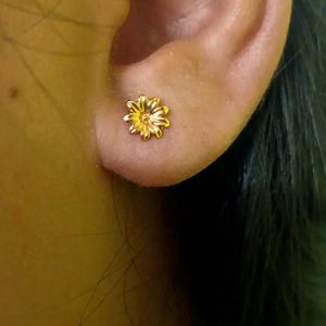 Pure Gold Floral Stud