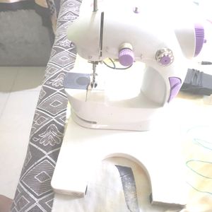 SEWING MACHINE BEST CONDITION