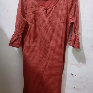 Women Checkered Pure Cottion Straight Kurta