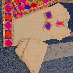 Rajhtane Suit. Size Xxl. And  Color Full Dupatta