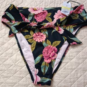 Floral Sets With Tag