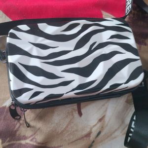 Sling Bag Black And White