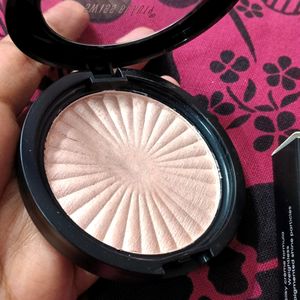 Swiss Beauty Highlighter