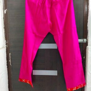 One Tym Used Bandhej Kurti Pant Set