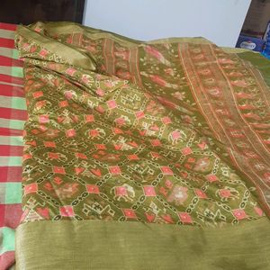 Beautiful Saree With Unstitched Blouse Piece