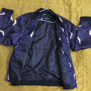 Beautiful Lightweighted Jacket Fits S/M