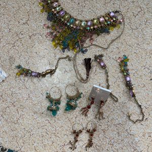 Jewellery Set With Free Earring And Tops