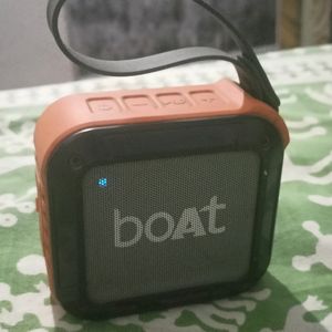 Boat 200 Bluetooth Speaker