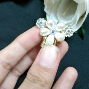 Flower Pearl  Hair Clutcher