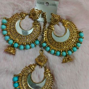 Set Of Traditional Mangtika And Earings.