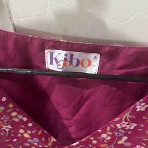 V-Neck kibo Crop Top