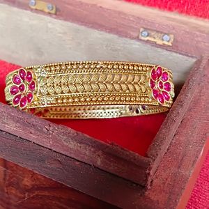 Chettinad Pink Stoned Bangles