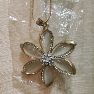 Gold Flower Pendant And Chain