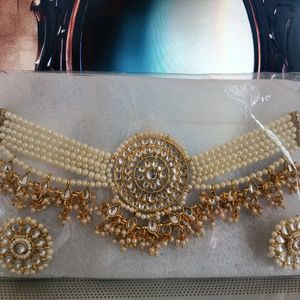 Pearl And Kundan Set