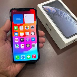 iPhone XR (64Gb)