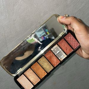 Makeup Revolution Soft Radiance Eyeshadow Pallete