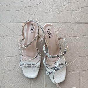 Brand New Without Tag Cream Printed  Wedge