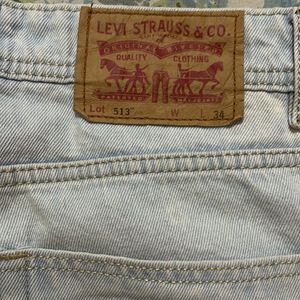 straight fit jean Of Levis