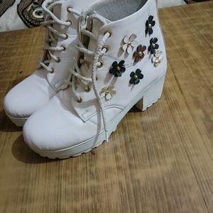 🍁A New Stylish👢Boot For 🌹Beautiful Girls