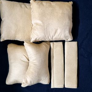 Set Of Cushions And Neck Pillows