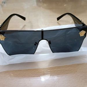 VERSACE Luxury Brand New Sunglasses 🕶️😎