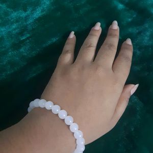 Plastic White Bead Elestic Bracelet