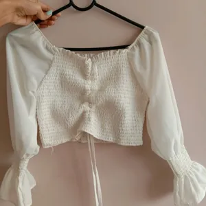 White Crop Top 🎀