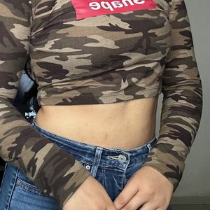 women’s printed crop top