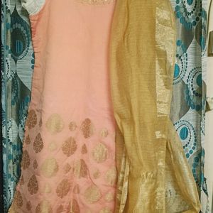 Double Layered Kurta With Golden Dupatta