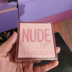 Huda Beauty Nude (Light) Eyeshadow Palette