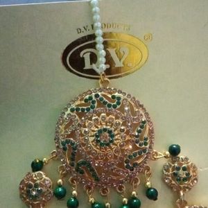 Jadau Earrings With Mangtika