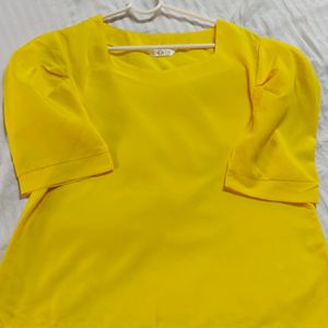 YELLOW SHORT TOP