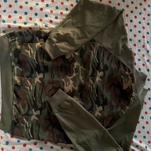 Camo zipper jacket