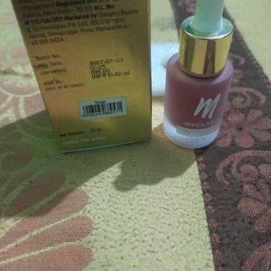 Myglamm Spotlight Illuminating Liquid.