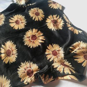 Shein Sunflower Black Fitted Crop Top Girl Xs Tee