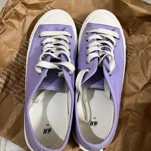 H&M LAVENDER CANVAS SNEAKERS SIZE UK7