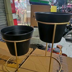 New Metal Hard Pot 2 Pc With Stand Brass