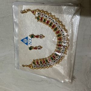 Green and Red Jewellery Set