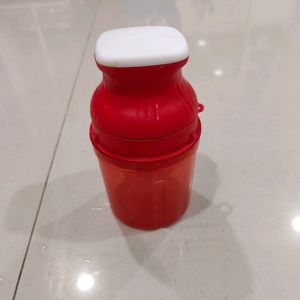 Red Color Orange/Mosambi Manual Juicer